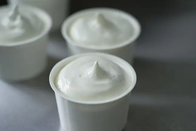 搾乳後24時間以内の新鮮な生乳を使った新鮮で風味豊かなアイスクリーム