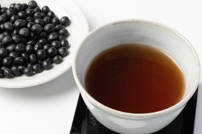岩手県産黒豆を使用した、ノンカフェインの香ばしい黒豆茶