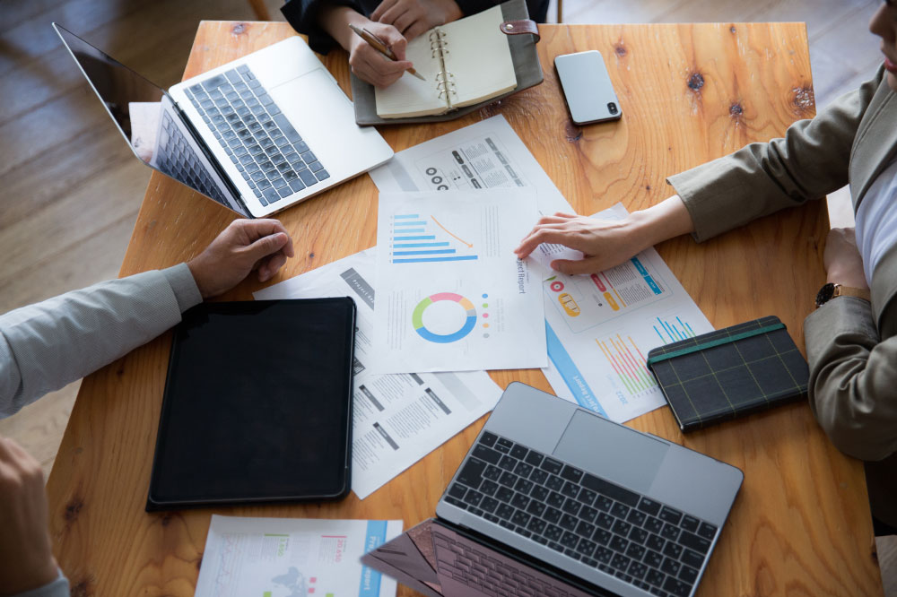 営業、総務部門