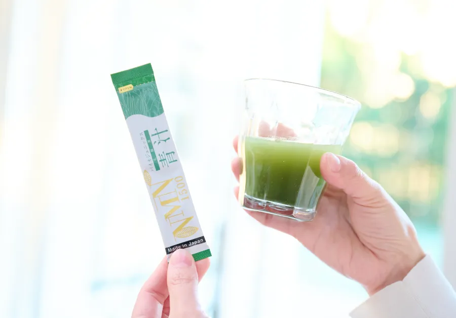 ビタミン・ミネラル豊富なスーパーフード 6種の厳選国産青汁成分を配合