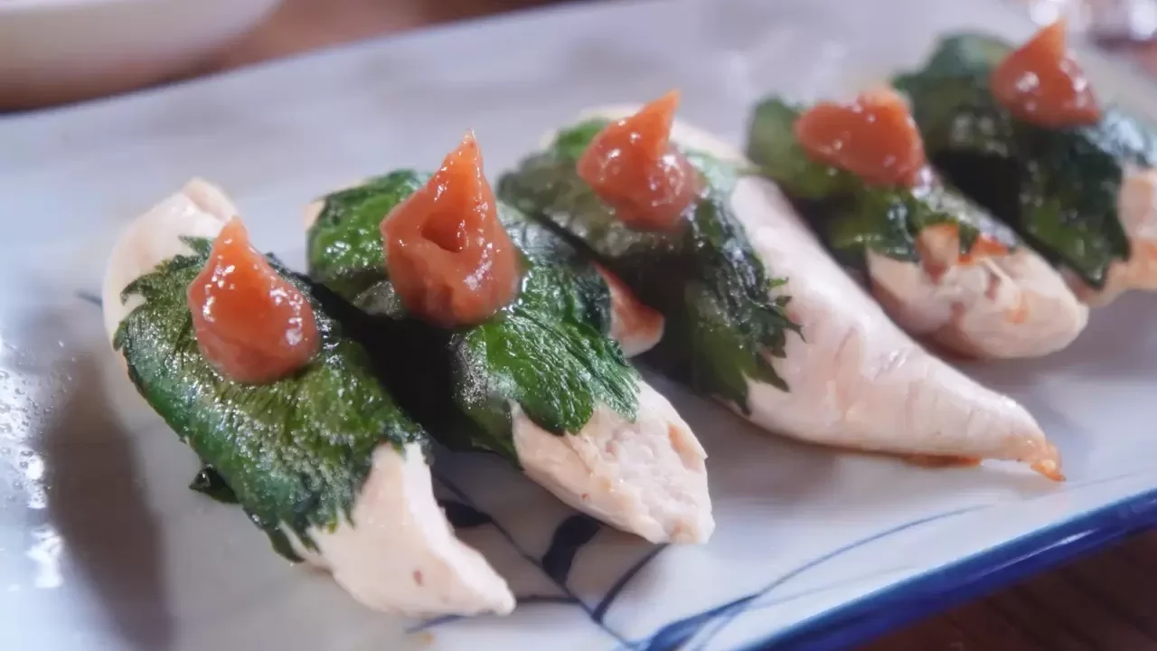 ご飯に、お肉に、お魚に！何にでも合う梅干しチューブ